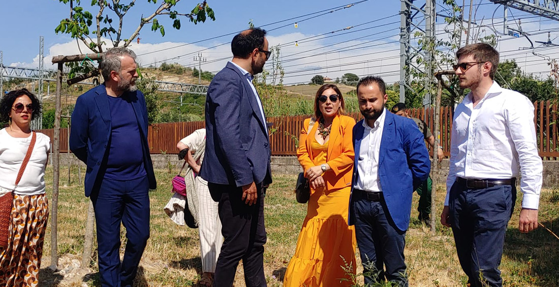 L'Assessore Regionale D'Alessandro, il Sindaco di Monterotondo Varone e la Vice Sindaca Bronzino presso il parco Don Pino Puglisi di Monterotondo